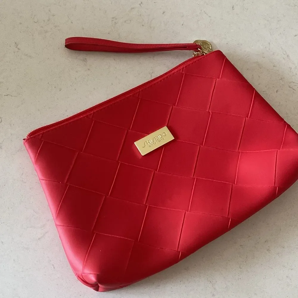 Shiseido Ginza Tokyo Waterproof PVC Cosmetic Makeup‎ Bag Red Quilted Women's Bag